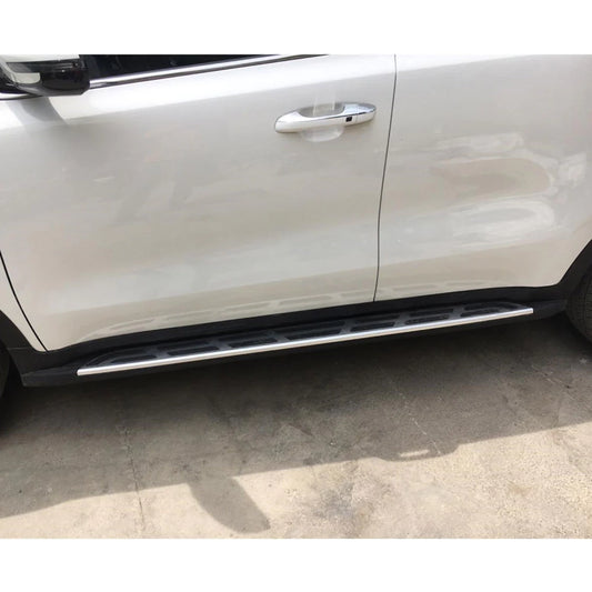 SUV side skirt body kit, black lower trim with silver edge on door